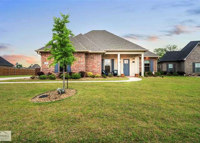Property at 262 Cullom Dr, Bossier City, LA 71112, 4 beds, 3 baths