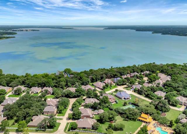 Property at 700 Paradise Cv, Shady Shores, TX 76208, 4 beds, 3.5 baths