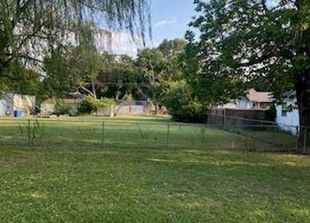 Property at 311 W Hunt St, Leonard, TX 75452