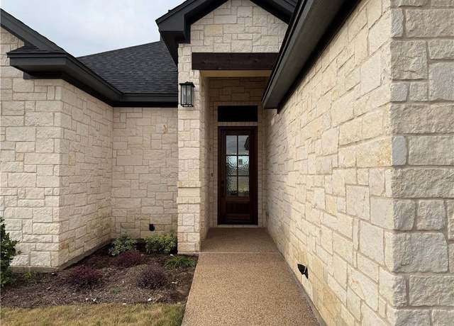 Property at 10113 Castleberry Ln, Waco, TX 76712, 4 beds, 3 baths