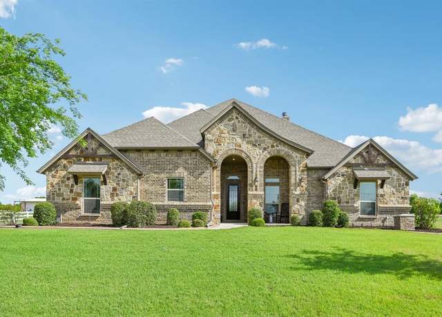 Property at 100 Pack Saddle Trl, Weatherford, TX 76088, 4 beds, 2.5 baths