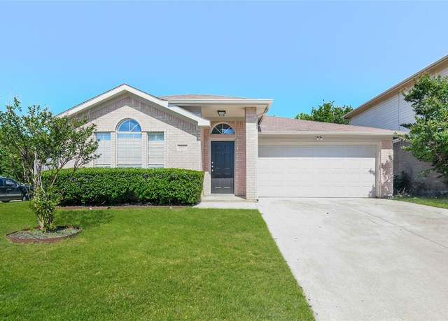 Property at 5801 Fawn Meadow Trl, Arlington, TX 76017, 3 beds, 2 baths