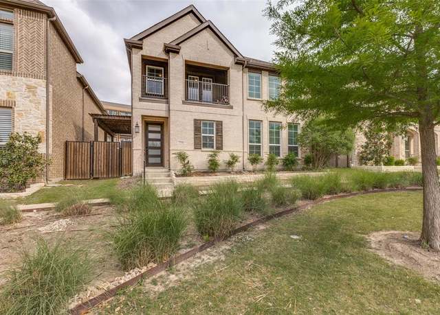 Property at 2546 N Collins Blvd, Richardson, TX 75080, 3 beds, 2.5 baths