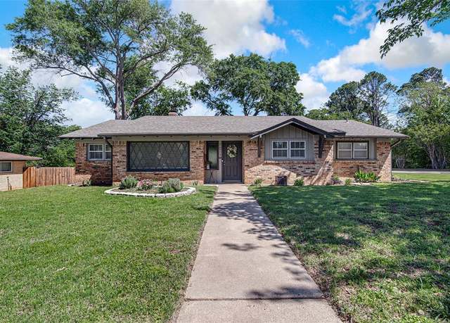 Property at 7017 Jewell Ave, Fort Worth, TX 76112, 3 beds, 2 baths