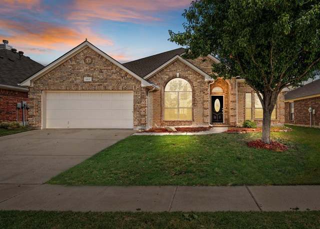 Property at 1917 Winter Hawk Dr, Fort Worth, TX 76177, 4 beds, 2 baths