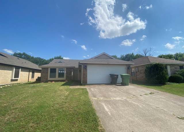 Property at 4220 Staghorn Cir N, Fort Worth, TX 76137, 3 beds, 2 baths