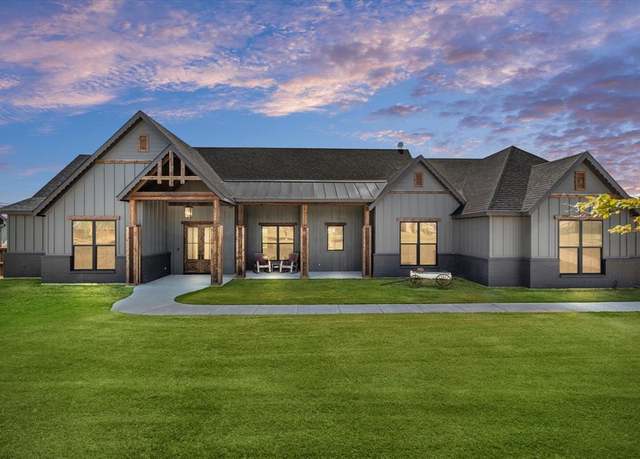 Property at 125 Lone Elm Rd, Waxahachie, TX 75167, 3 beds, 3 baths