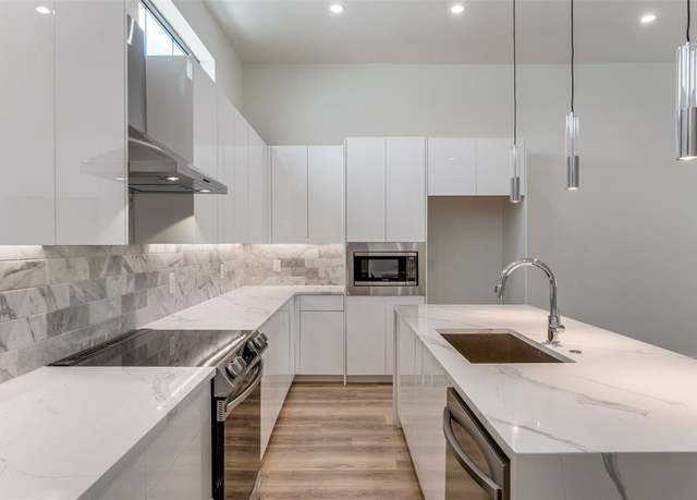 Property at 1775 Novela Way, Dallas, TX 75215, 3 beds, 3.5 baths