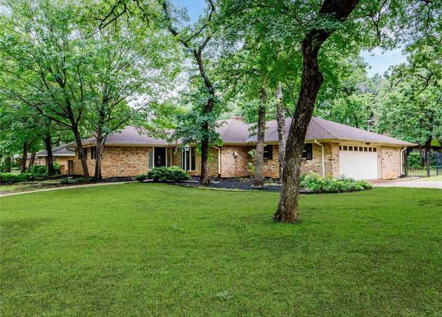 Property at 2345 Ravenwood Dr, Grand Prairie, TX 75050, 4 beds, 2.5 baths