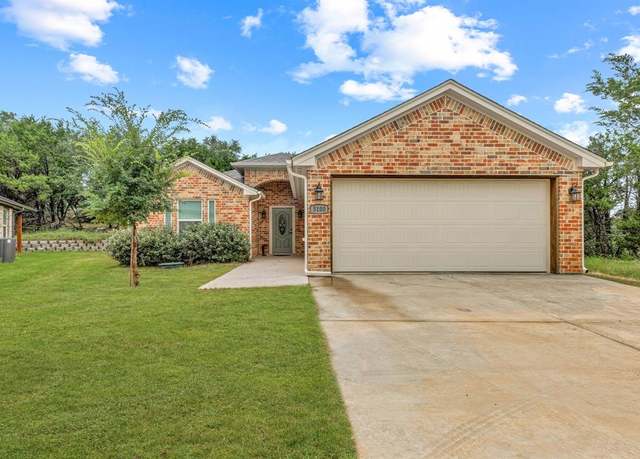 Property at 5100 Tyler Ct, Granbury, TX 76048, 3 beds, 2 baths