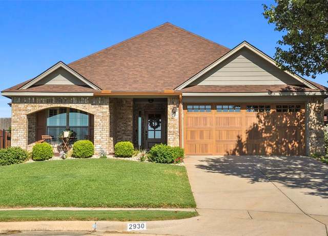 Property at 2930 Greenway Dr, Burleson, TX 76028, 4 beds, 2 baths