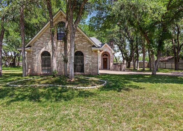 Property at 3009 Pioneer Cir, Woodway, TX 76712, 3 beds, 2 baths