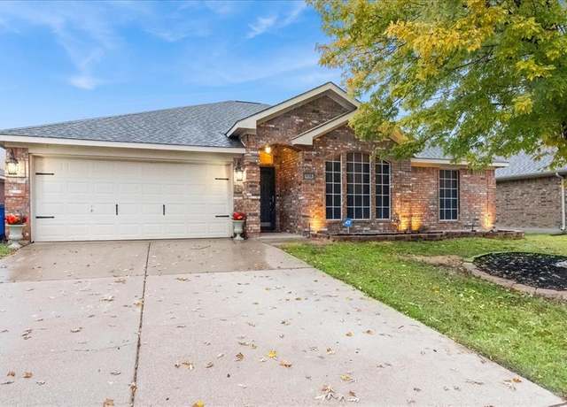 Property at 938 Micah Rd, Burleson, TX 76028, 3 beds, 2 baths