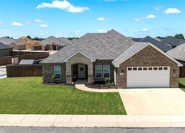 Property at 538 Limestone Cir, Mabank, TX 75147, 4 beds, 2 baths