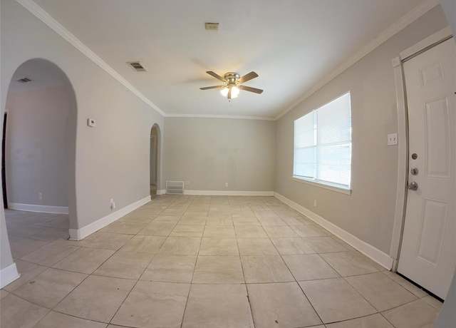 Property at 4701 Norris St, Fort Worth, TX 76105, 3 beds, 1 bath