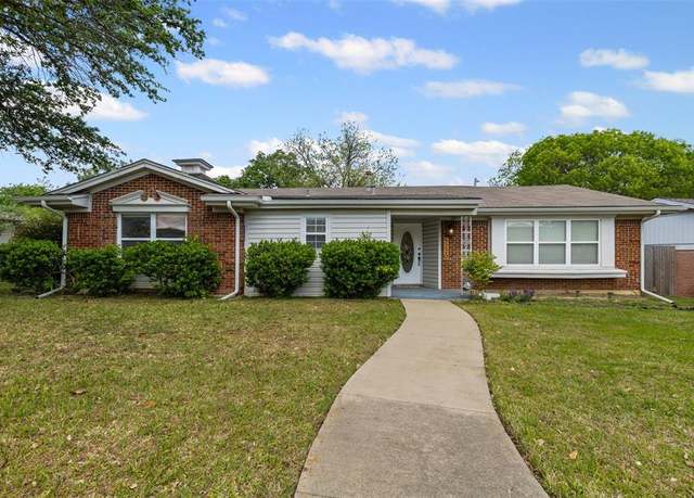 Property at 5220 Wedgway Dr, Fort Worth, TX 76133, 3 beds, 2 baths