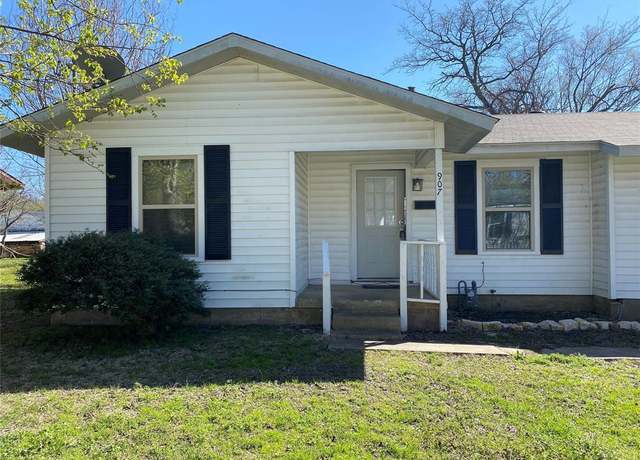 Property at 907 W 8th St, Bonham, TX 75418, 2 beds, 1 bath