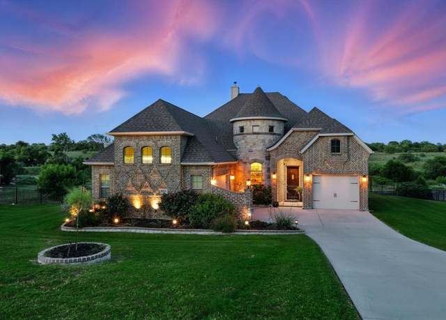 Property at 10408 San Simeon Ln, Fort Worth, TX 76179, 4 beds, 3 baths