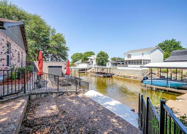 Property at 4522 Robin Ct, Granbury, TX 76049, 2 beds, 1 bath
