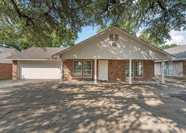 Property at 2439 S 2nd St, Waco, TX 76706, 4 beds, 4 baths