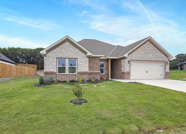 Property at 2127 Christine Dr, Granbury, TX 76048, 4 beds, 2 baths