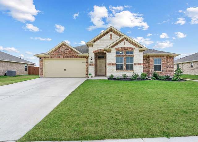 Property at 4704 Elite Dr, Sanger, TX 76266, 3 beds, 2 baths