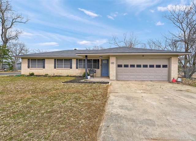 Property at 105 Blaine St, Collinsville, TX 76233, 3 beds, 2 baths