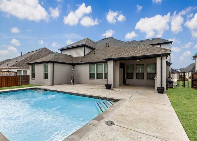 Property at 318 Creekview Ter, Aledo, TX 76008, 4 beds, 3.5 baths