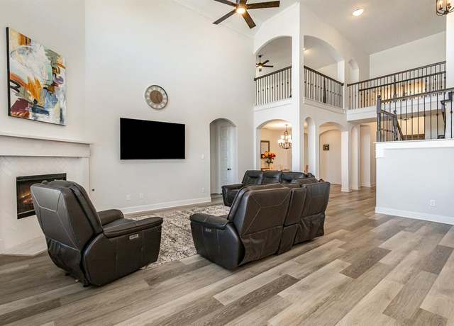 Property at 1204 Manor Creek Way, Mansfield, TX 76063, 5 beds, 3 baths