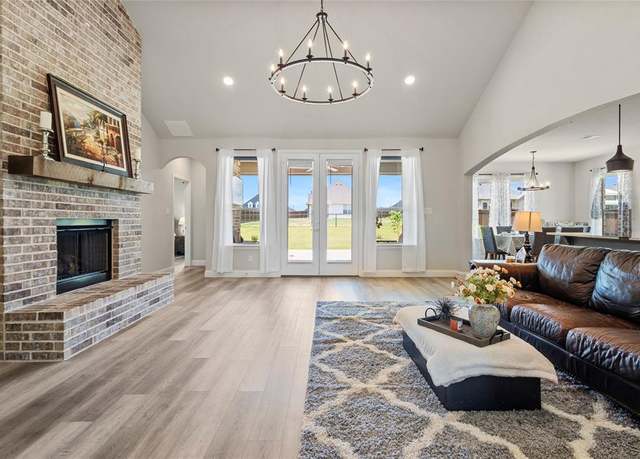 Property at 9512 Lynx Xing, Godley, TX 76044, 3 beds, 2 baths