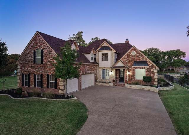 Property at 352 Leeward Cir, Azle, TX 76020, 3 beds, 3.5 baths
