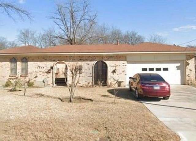 Property at 5009 Cottey St, Fort Worth, TX 76105, 3 beds, 2 baths