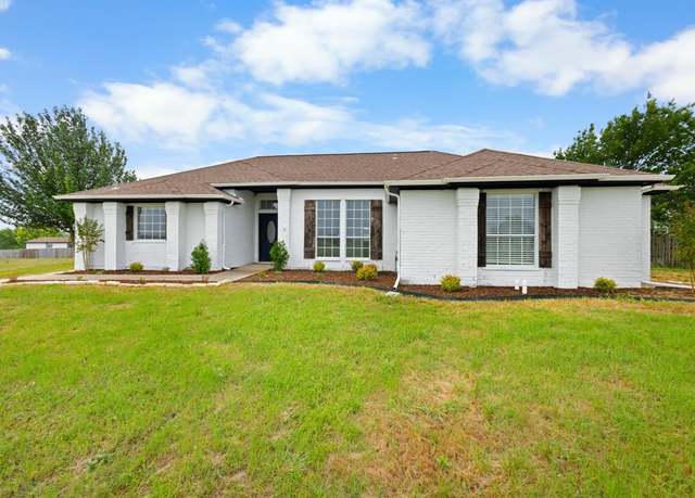 Property at 1253 Private Road 4011, Decatur, TX 76234, 5 beds, 2 baths