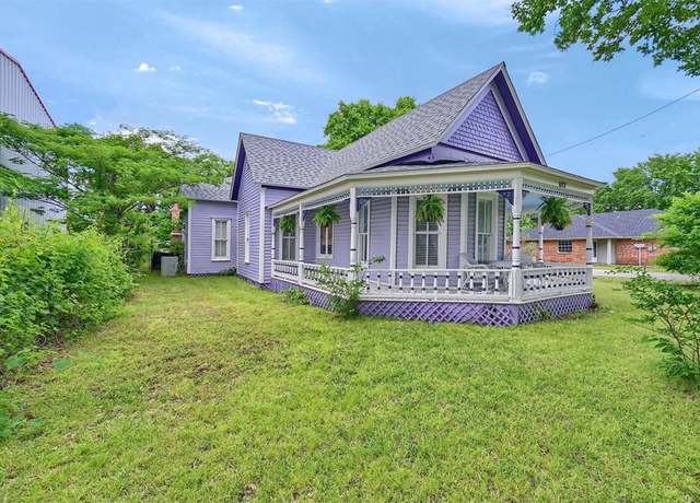 Property at 127 E Woodland St, Collinsville, TX 76233, 2 beds, 2 baths