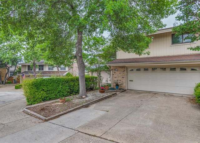 Property at 2949 Country Place Cir, Carrollton, TX 75006, 3 beds, 2.5 baths