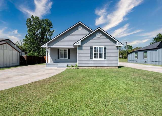 Property at 1110 N Ross Ave, Sherman, TX 75090, 3 beds, 2 baths