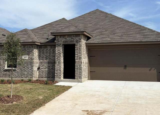 Property at 807 Chapin Ln, Ennis, TX 75119, 3 beds, 2 baths
