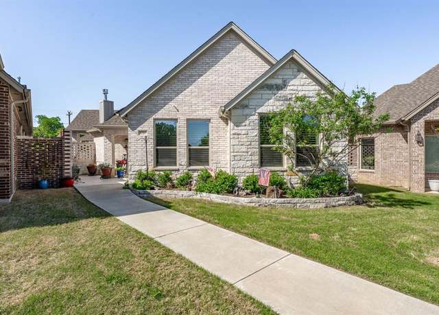 Property at 3218 Fountain Way, Granbury, TX 76049, 4 beds, 2 baths