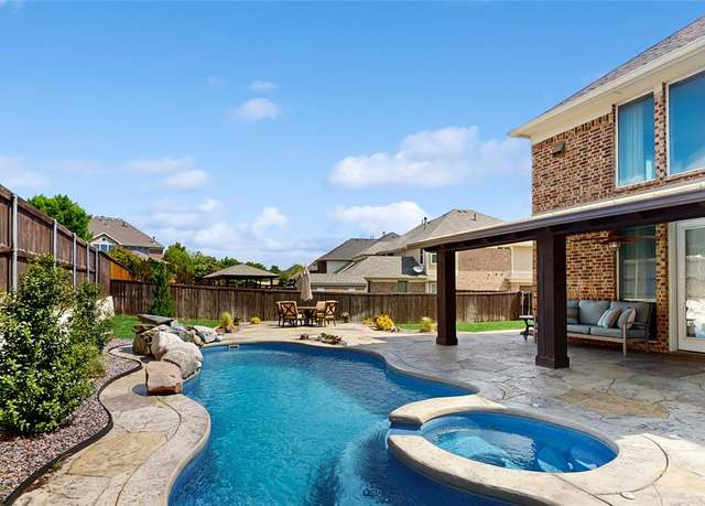 Property at 139 Townlake Dr, Prosper, TX 75078, 5 beds, 4.5 baths