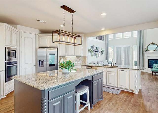 Property at 139 Townlake Dr, Prosper, TX 75078, 5 beds, 4.5 baths