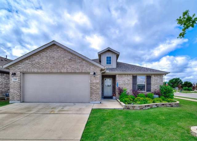 Property at 2400 Briarhurst Ct, Denton, TX 76207, 4 beds, 2 baths