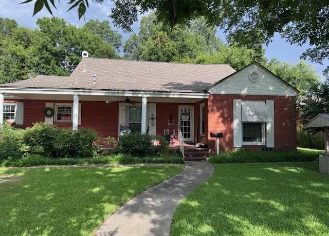 Property at 606 N Johnson St, Mineola, TX 75773, 3 beds, 2 baths