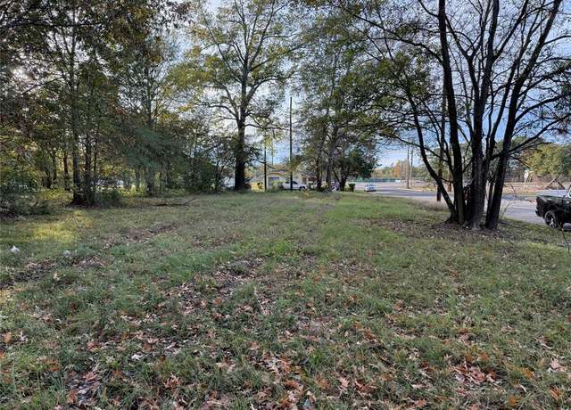 Property at 410 W Nelson St, Longview, TX 75601