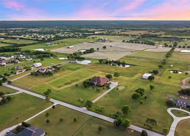 Property at 6803 Green Valley Cir, Aubrey, TX 76227, 4 beds, 4 baths