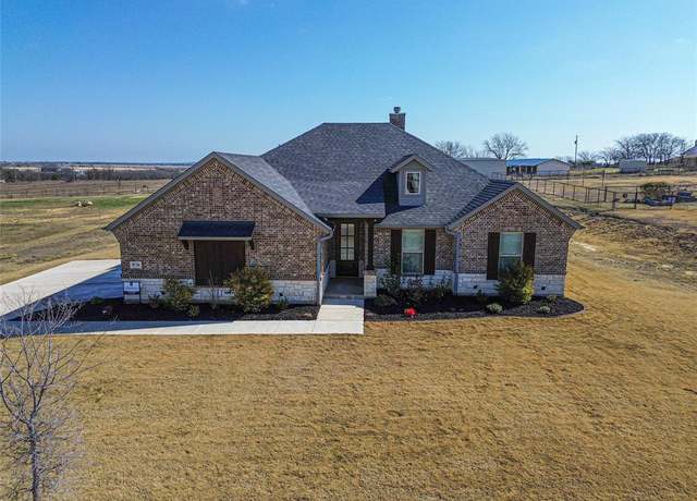 Property at 8736 Tucker Dr, Godley, TX 76044, 4 beds, 2.5 baths