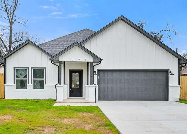 Property at 206 Williams Ave, Cleburne, TX 76033, 3 beds, 2 baths
