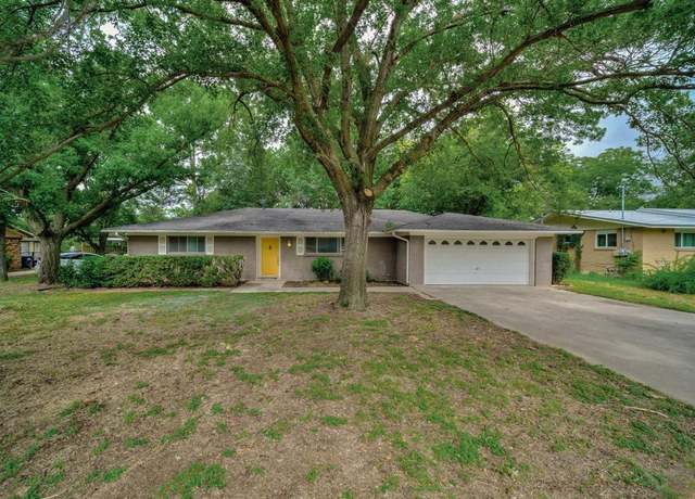 Property at 1618 Kendolph Dr, Denton, TX 76205, 4 beds, 3 baths