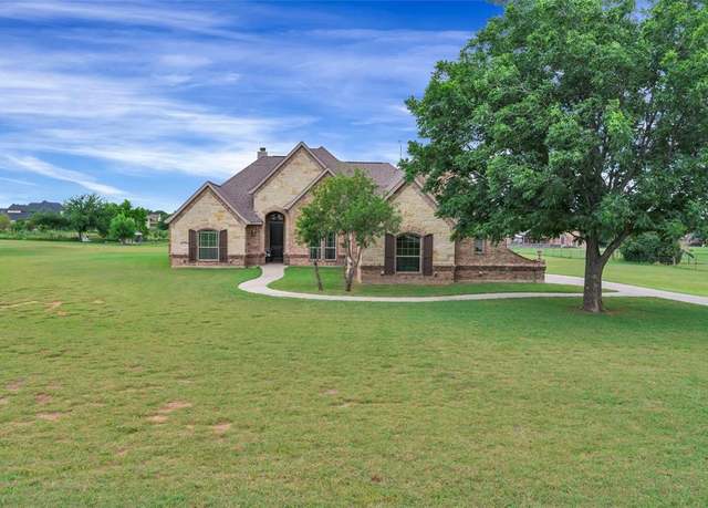 Property at 2993 Knob Rd, Springtown, TX 76082, 4 beds, 2 baths