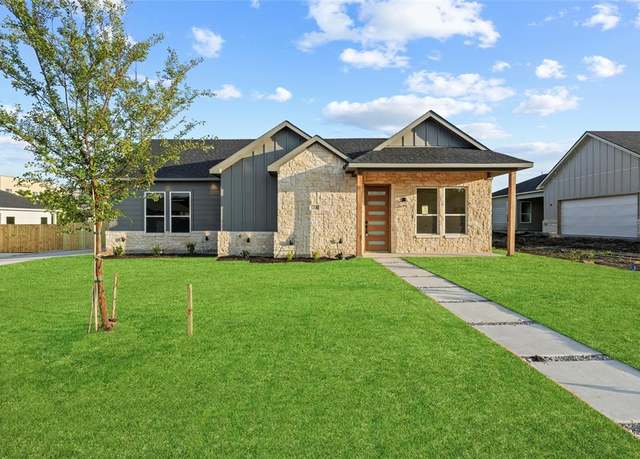 Property at 1218 Gannon Ln, Desoto, TX 75115, 4 beds, 3 baths