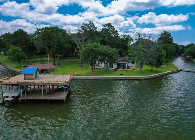 Property at 221 Edythe Dee Ln, Mabank, TX 75156, 4 beds, 3 baths